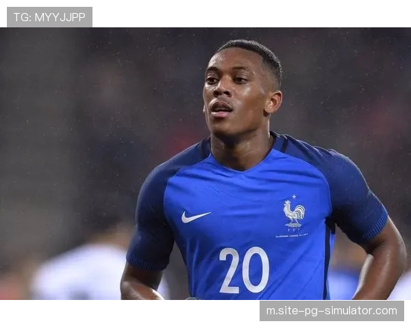 法国锋线储备呈现豪华拥挤态势，德尚需在传统中锋与速度型边锋间做出取舍